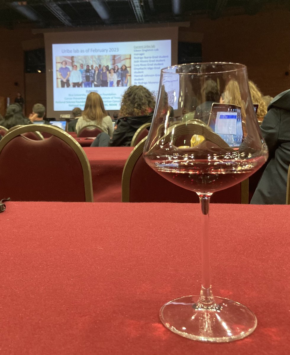 ailinleti's tweet image. I’m being spoiled listening to @uribelabrice talking about vagal #neuralcrest 🤩 #hardwork 🍷 #sciencerocks