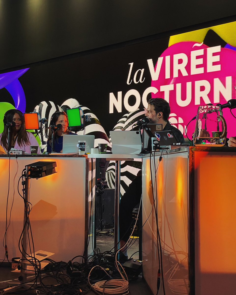 i0livier's tweet photo. Réécoutez @lajournee enregistrée samedi dernier lors la #ViréeNocturne de @radiocanada ce lundi/mardi 13h sur @icircpremiere ou dès maintenant sur @rc_ohdio 🎉🎙️ #NBMTL #lseej #lajournee #lanuitéeestencorejeune https://t.co/RxibjOLb3e