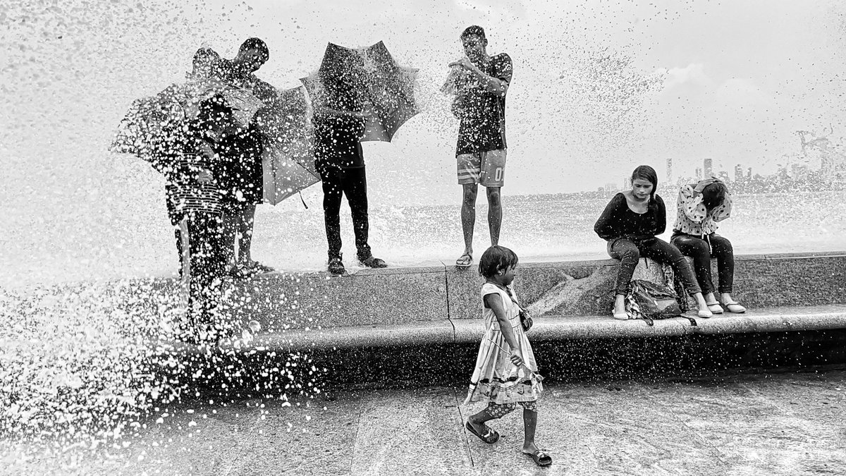 machigar_rahul's tweet photo. High Tide : Mumbai
Shot On : @Apple
#LensOfChange @ACKOIndia @RedFM_Mumbai https://t.co/shkYUi5Hpf