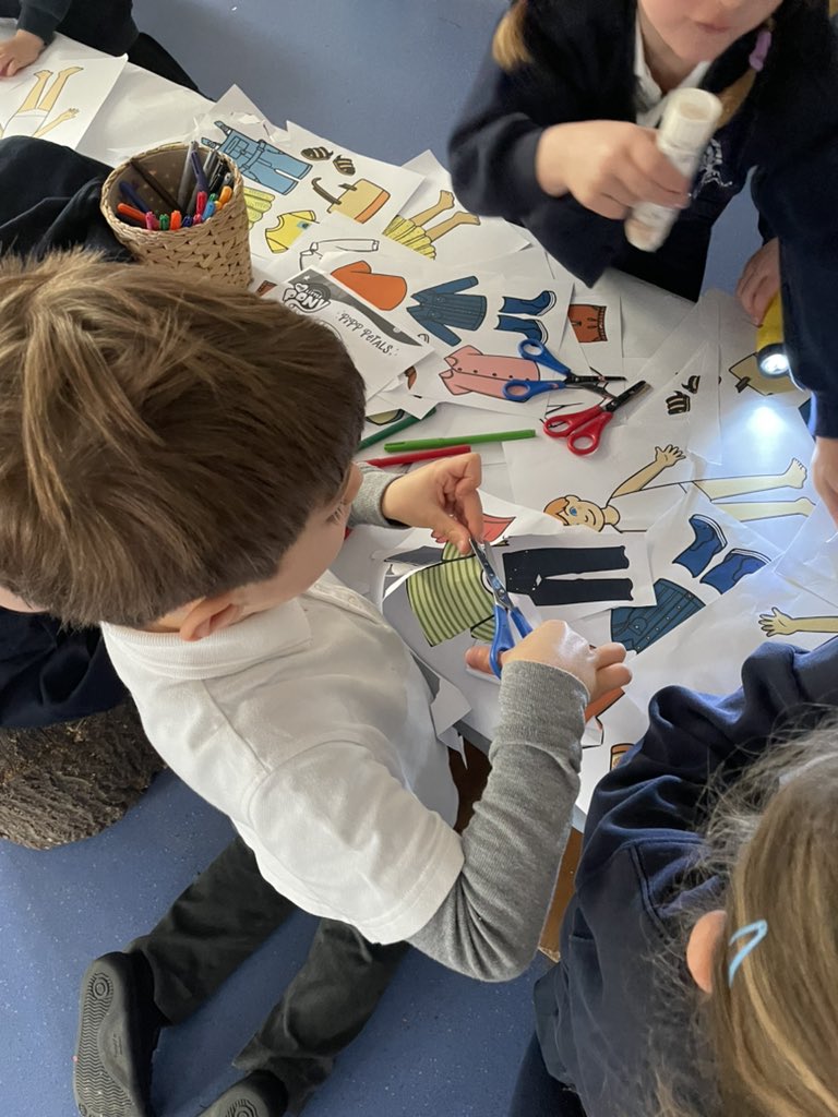 DanesfieldR's tweet photo. A fantastic start to book week. RS are looking at the story ‘My Shadow is Pink’ by Scott Stuart. Lots of wonderful art and science investigations taking place throughout the day. @DanesfieldSchl #myshadowispink https://t.co/oay4tQdlQz
