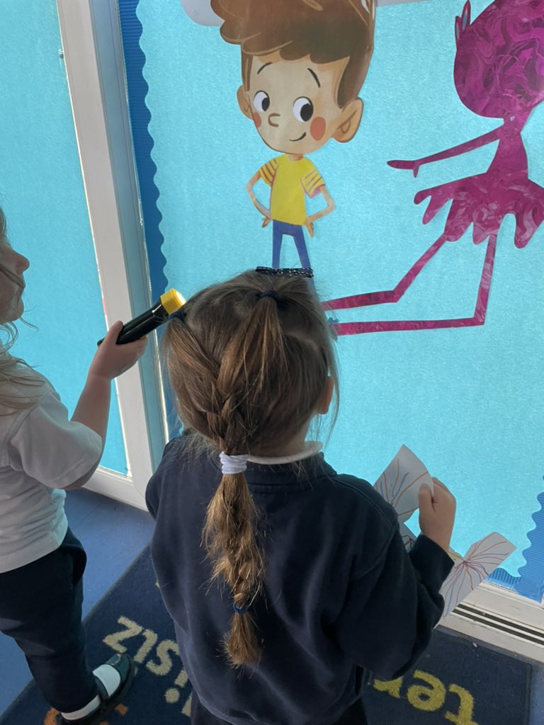 DanesfieldR's tweet photo. A fantastic start to book week. RS are looking at the story ‘My Shadow is Pink’ by Scott Stuart. Lots of wonderful art and science investigations taking place throughout the day. @DanesfieldSchl #myshadowispink https://t.co/oay4tQdlQz