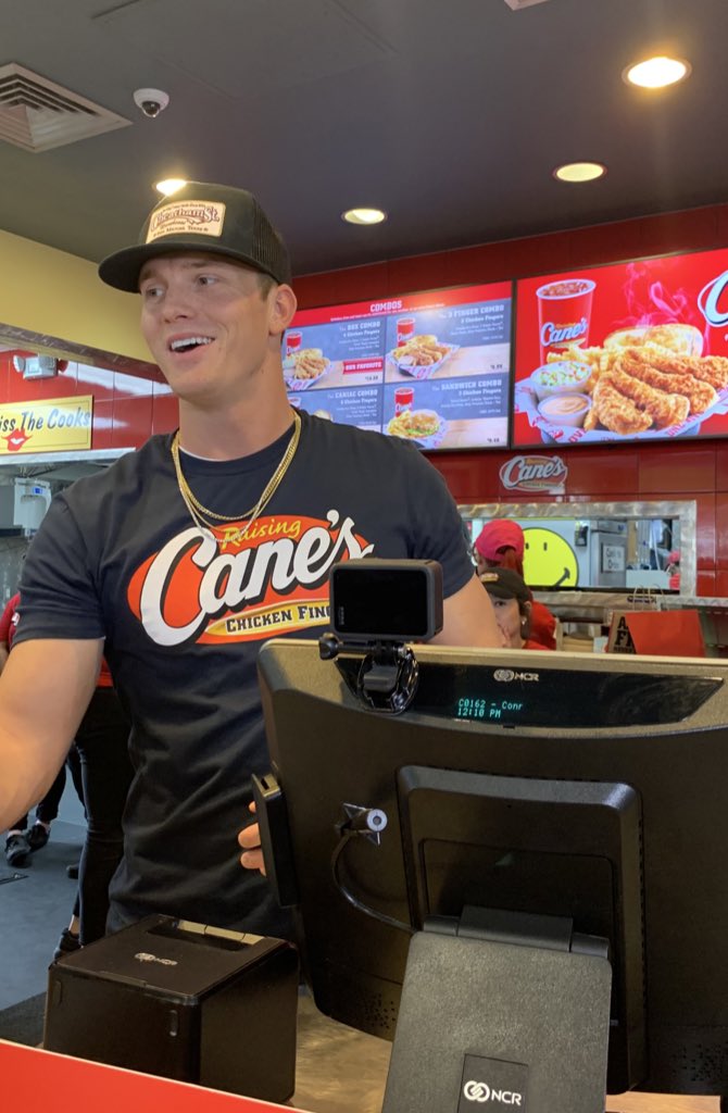 raisingcanes's tweet photo. Never enough… Cane’s Sauce. @ParkerMcCollum https://t.co/VnDWI6Rarr