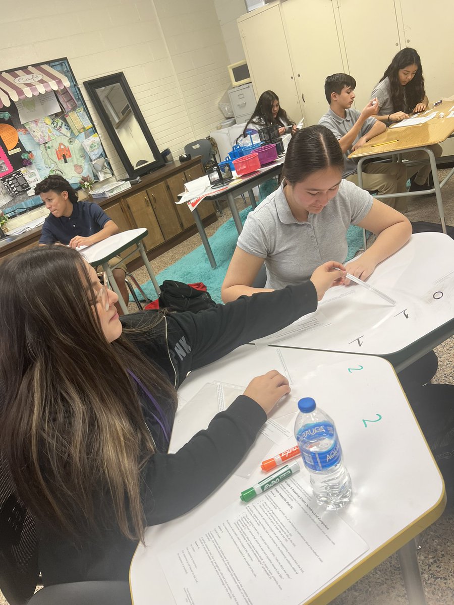 LindsayJonas4's tweet photo. Scoring SHORT-CONSTRUCTED responses using the TEA rubric 💛🖤 
#RangersReady @wilsonyoungms 
#collaborationiskey https://t.co/uEvij0RTj9