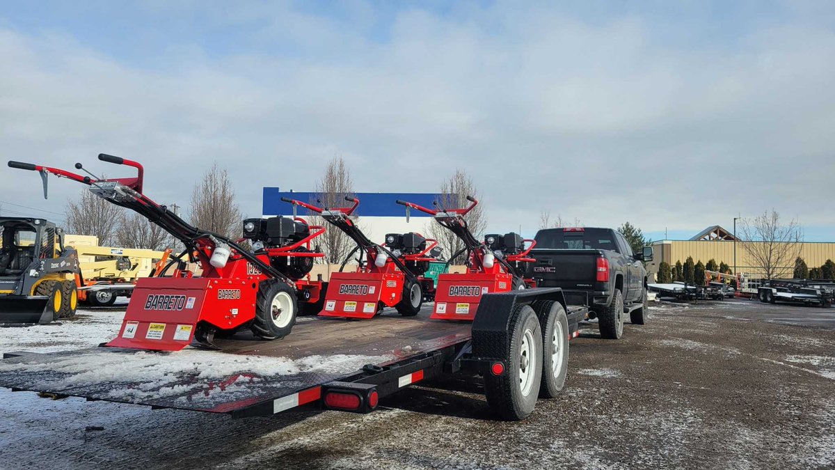Hey <a href="/TatesRents/">Tates Rents</a> looks like some new #Barreto red is coming your way 😎 We love a good early morning delivery! 
.
.
.
#barretomanufacturing #tillers #soilprep #soil #madeinusa #barretotiller #sod #sodinstallation #builtbarretotough #landscapers #rentalequipment #equipment