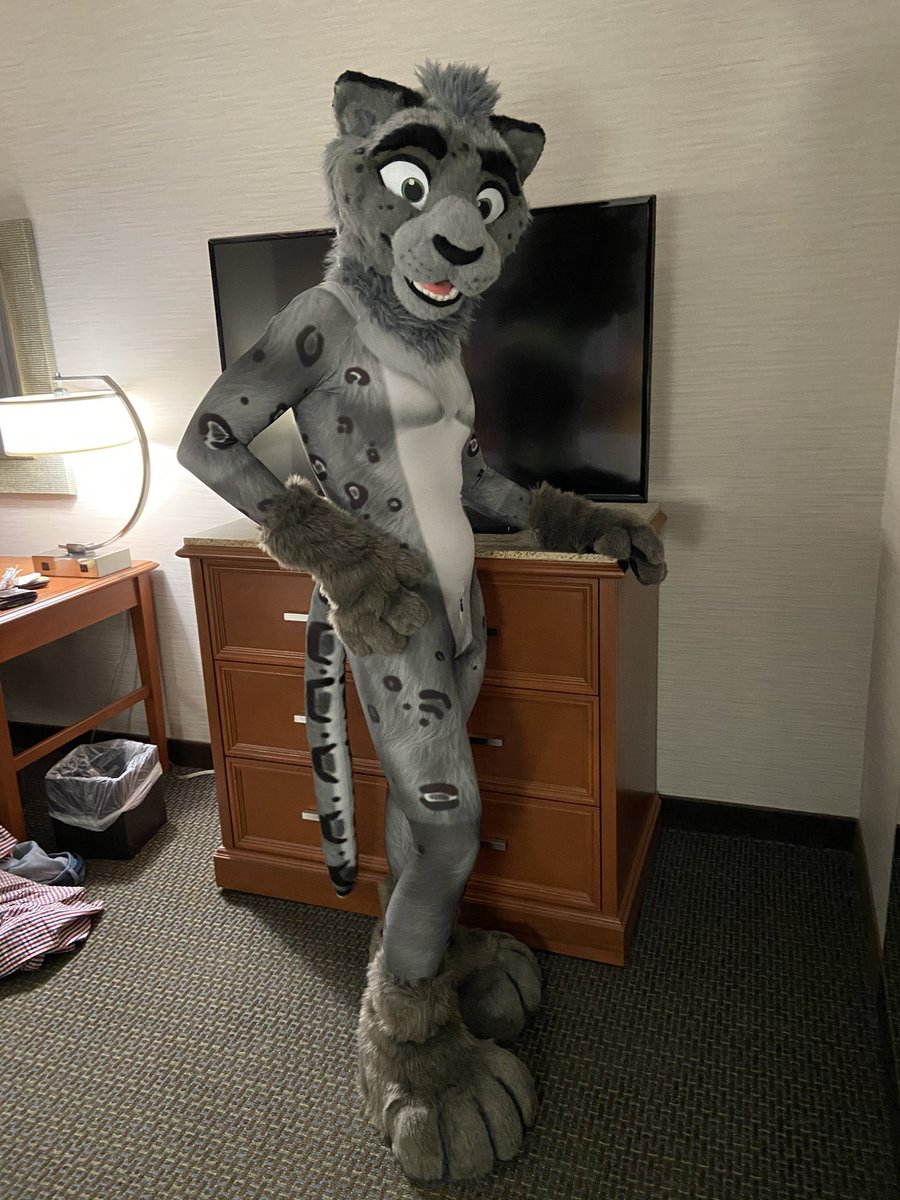 Hey I didn’t see you there, don’t be shy and come here. #Skintightmonday