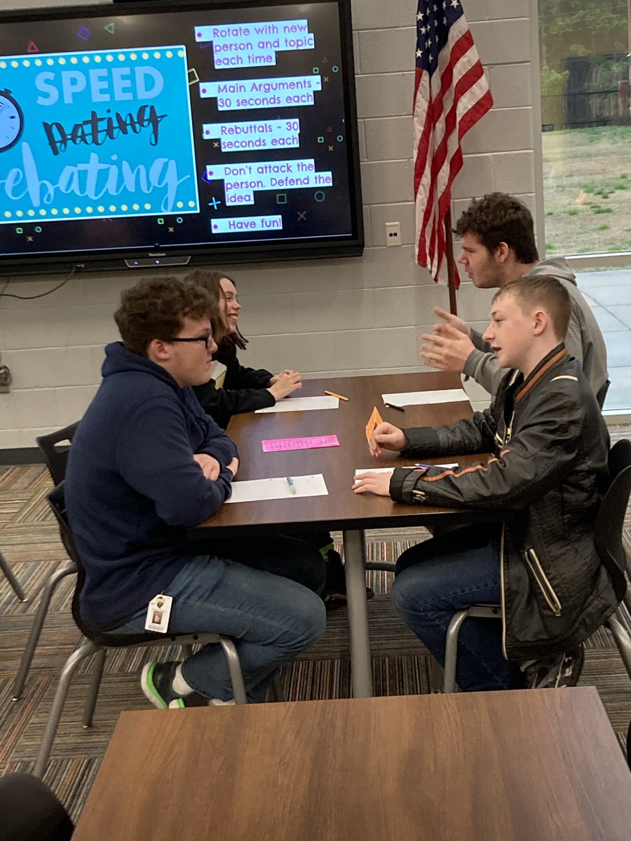 LFMS_Library's tweet image. Exciting day in the Library: the Grizzly Bears participated in Speed Debating!