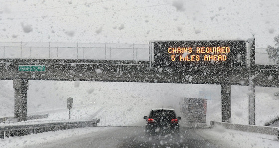FredDelcard's tweet photo. Our #WinterOps managers know that, "The first snow of the season typically catches drivers unprepared and off-guard." Expected low-level snow is coming to the #SouthernOR Cascades and #SiskiyouSummit. 

Here's what you need to know, BEFORE you head out: https://t.co/hEzA7j9khS https://t.co/X3IMhqUOhT