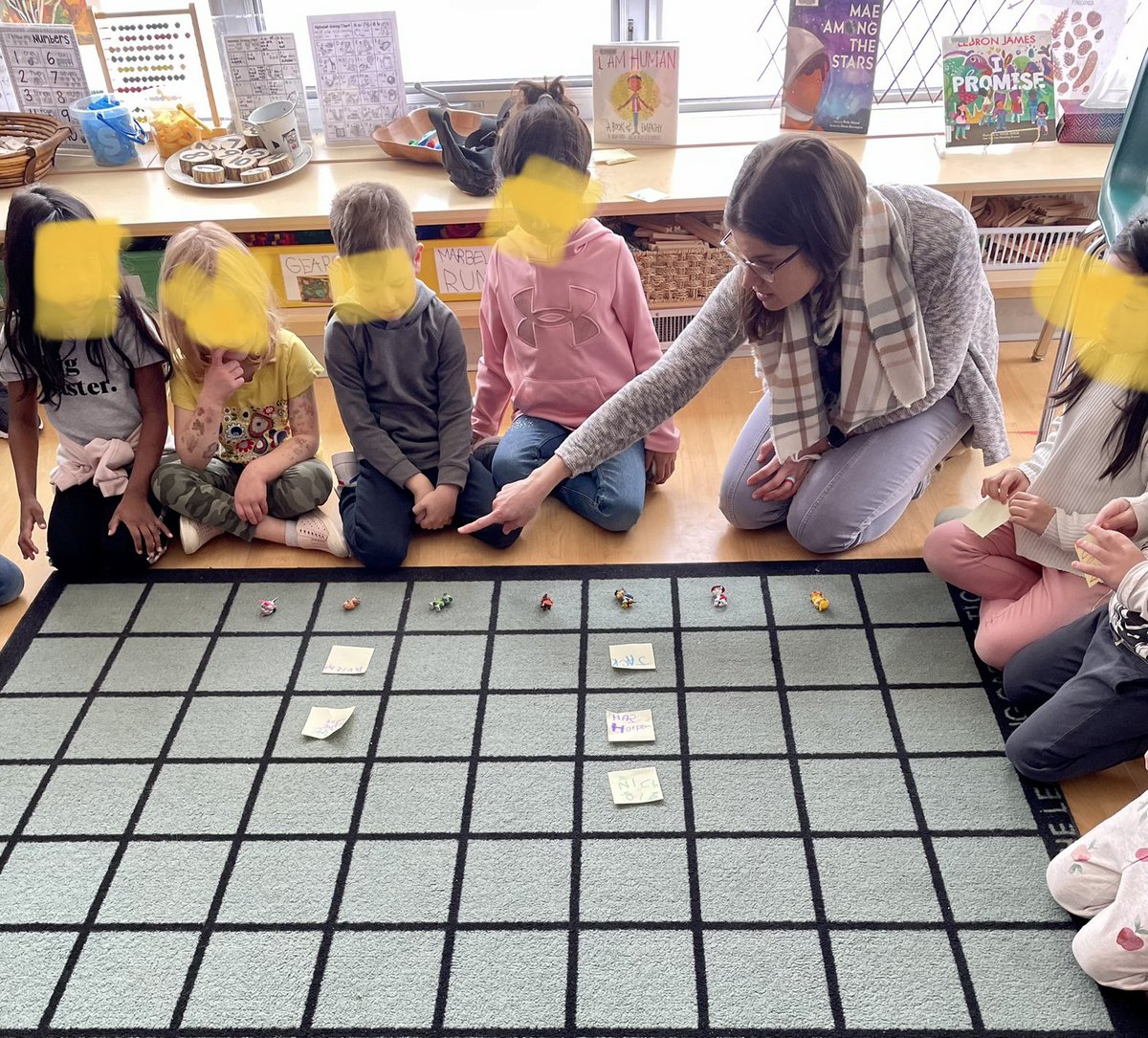 ferro_ms's tweet image. Mrs. Sliekers’ Kindergarten class working on Data Management in Math today- Awesome! #MySilverCreek @HDSBMath @MsSliekers