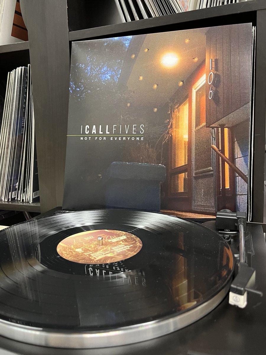 brand new <a href="/icallfives/">icallfives</a> EP coming in hot THIS FRIDAY! WHO'S READY?! 🔥
smartpunkshop.com/products/i-cal…