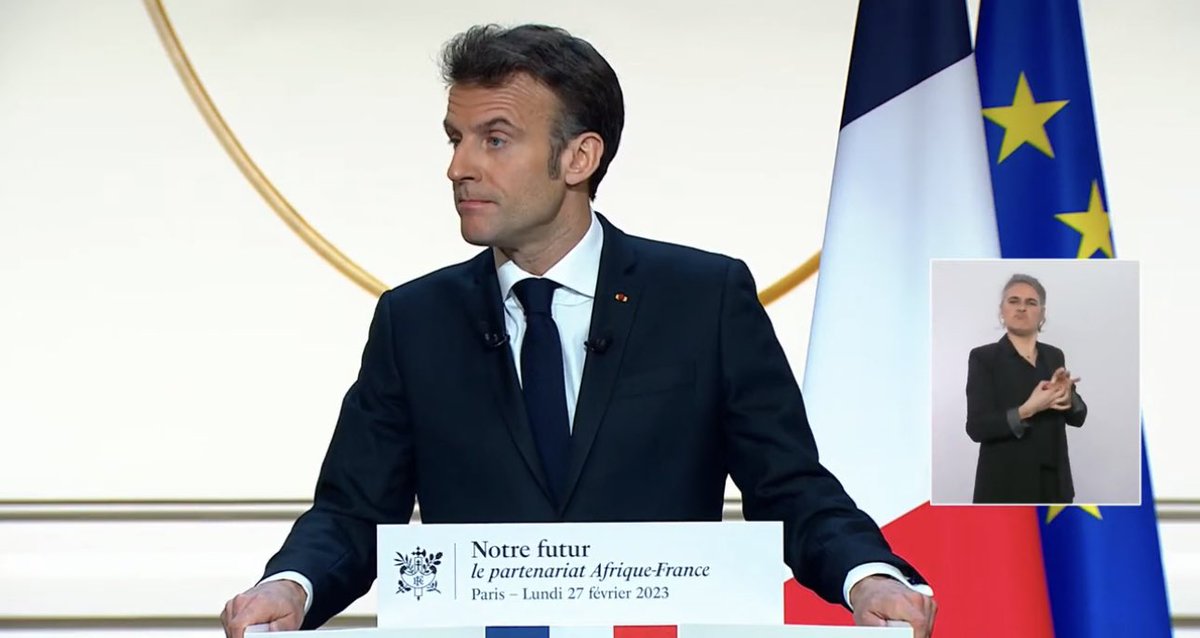 Nath_Yamb's tweet photo. “Je n’ai pour ma part aucune nostalgie vis-à-vis de la Françafrique, mais je ne veux pas laisser une absence ou un vide derrière elle.” @EmmanuelMacron vient non seulement d’admettre l’existence de la Françafrique, mais aussi le fait qu’elle perdure jusqu’à ce jour. #FranceDégage https://t.co/GEkfP9UkzC
