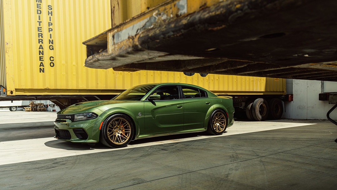 CARiD_com's tweet photo. Ride of the week: Charger on Velgen Wheels.
#caridmusclecar #musclecars #SuperCars #dodgecharger #dodge #americanmuscle #charger #musclecar #instacamaro #camaross #3thgen #chevy #carporn https://t.co/jqfWU17kIf
