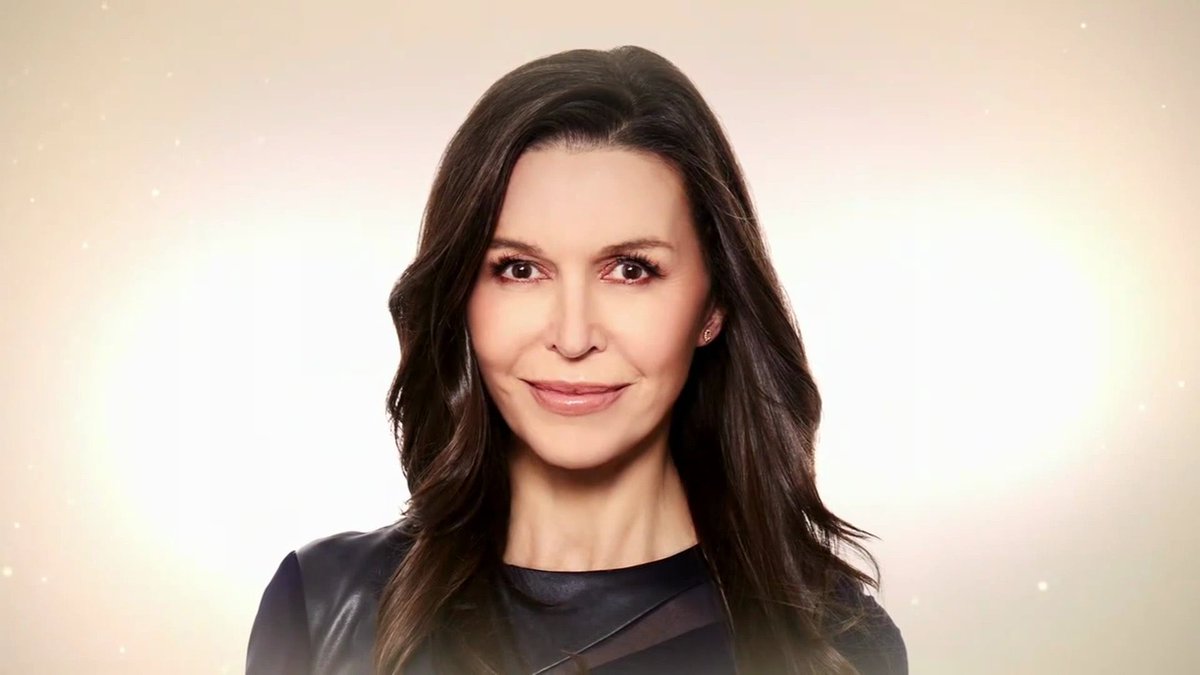 TeamJohnny99's tweet photo. What’s your honest opinion of Anna Devine? https://t.co/dxFQGq69vx