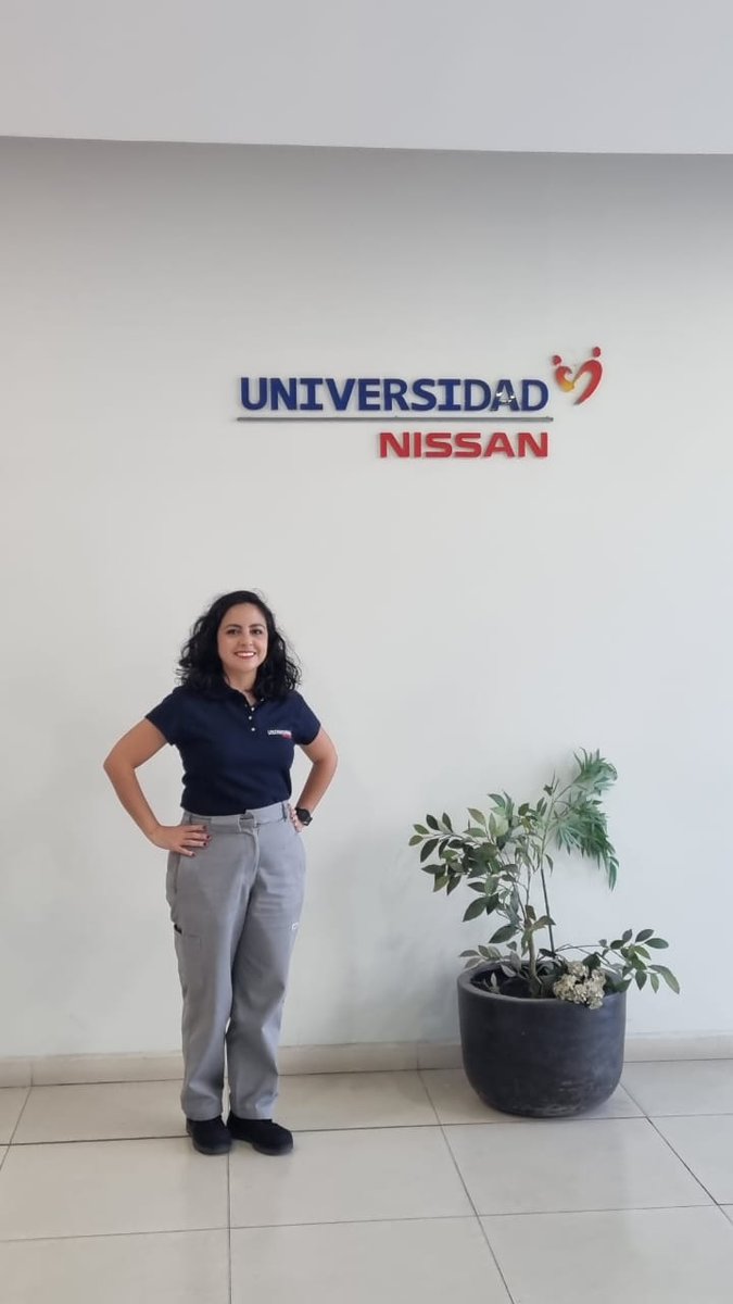 Soy 𝗞𝗮𝗿𝗲𝗻 𝗦á𝗻𝗰𝗵𝗲𝘇 𝗖𝗼𝗿𝗼𝗻𝗮, docente de Universidad Nissan.
Es una institución donde tanto alumnos como profesores tenemos la oportunidad de hacer que nuestro conocimiento crezca, formalizando los conceptos de cada asignatura.