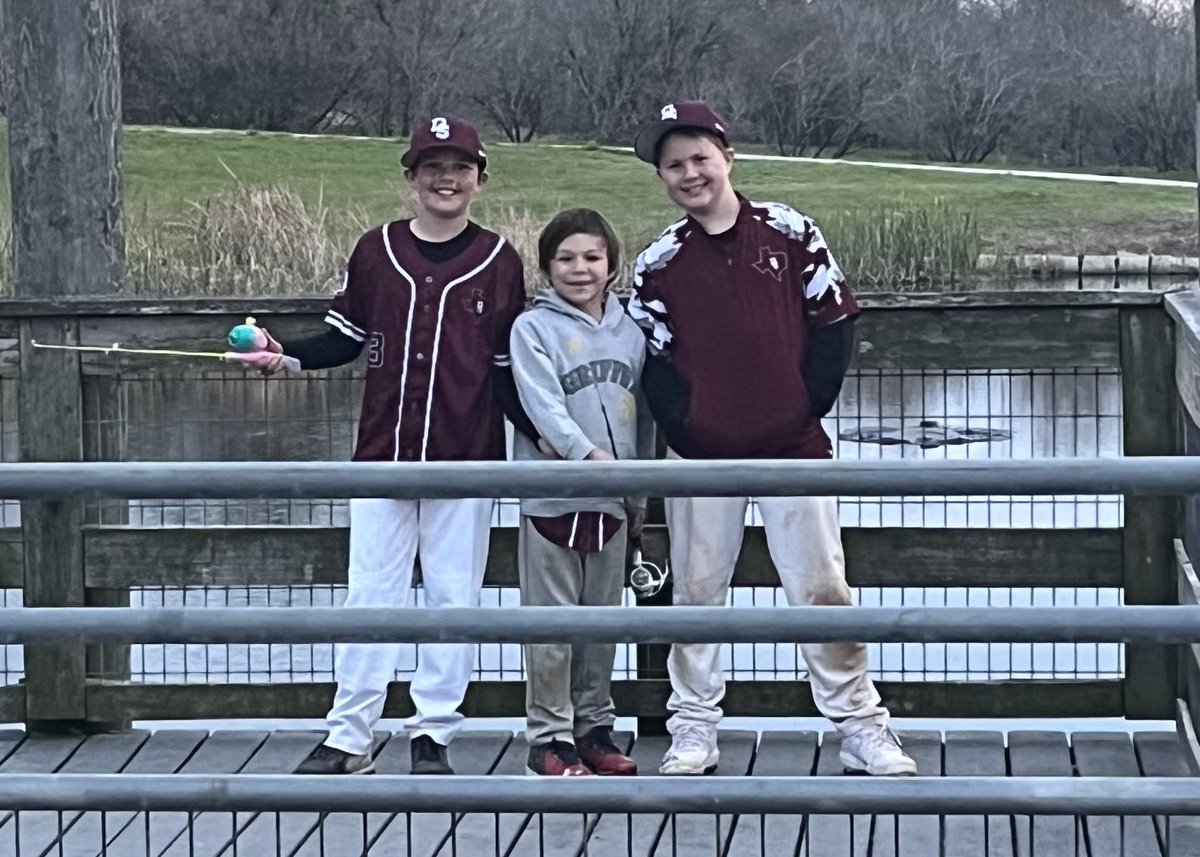 DSBaseballClub's tweet image. The season is off to a fantastic start! Check out these shots of our dedicated players getting ready for a great game that will challenge them to hone their skills 💪🏼 ⚾️ 

✅ Follow us for more highlights and updates this season! #DSBaseballClub #DSselect #SelectBaseball #DSBC