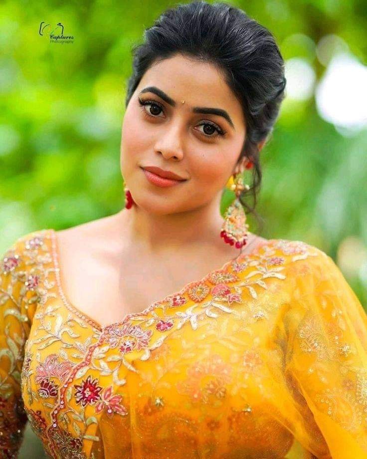 Actress Poorna Shamna Kasim Malayam Actor Mallu Aunty