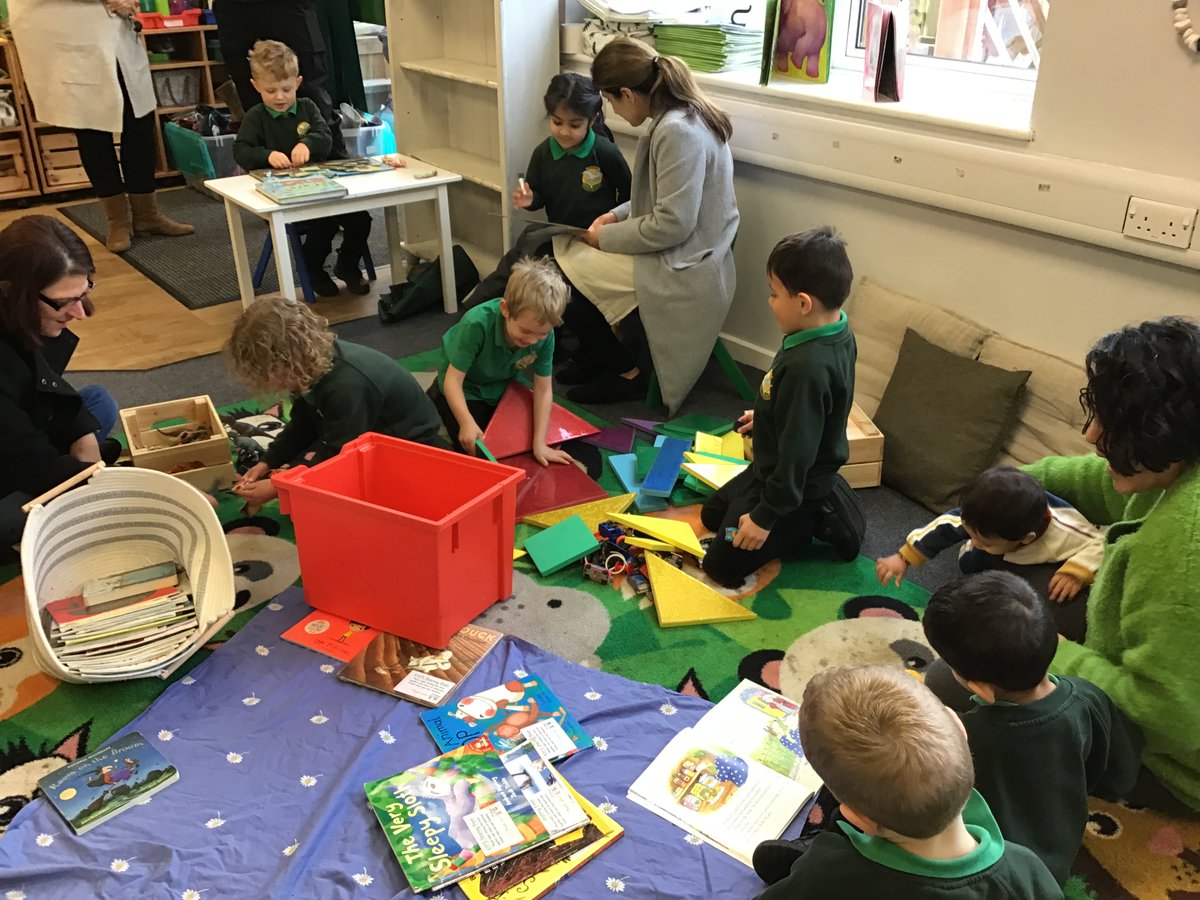 Chess_WPA's tweet photo. What a wonderful ‘Stay and play session‘ across early years this morning for  #communicationweek.  In Chess class, children loved sharing books with parents and carers. They were even brave enough to recite some poems from ‘The poetry basket’ 📚 https://t.co/9OF5fMuEep