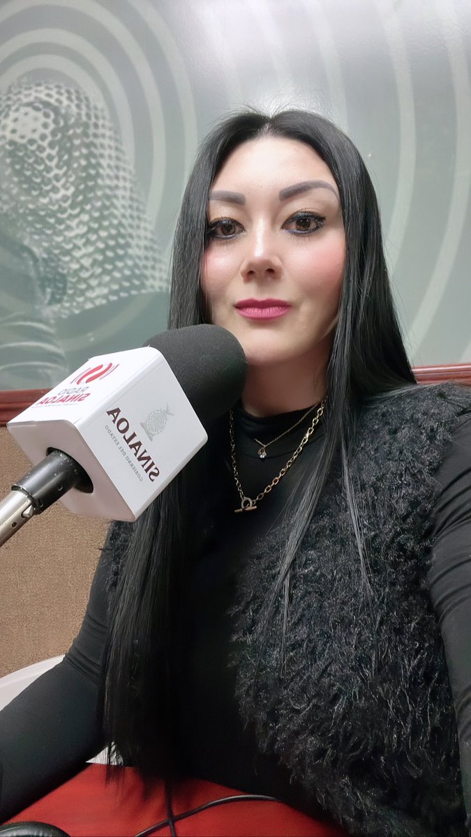 anvalle24's tweet photo. Esta mañana en Radio Sinaloa #Icatsin 💚 https://t.co/8ysiFbIsKo