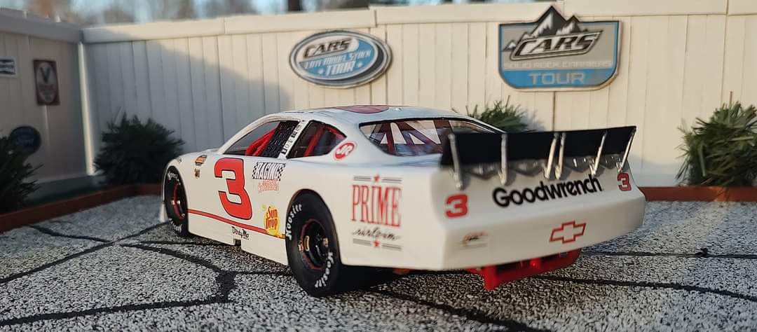 Beautiful customer build of Dale Earnhardt Jr's 2023 Icebreaker ride. Kit is from our shop with decals from MPR Laser Decals.

etsy.com/listing/140250…