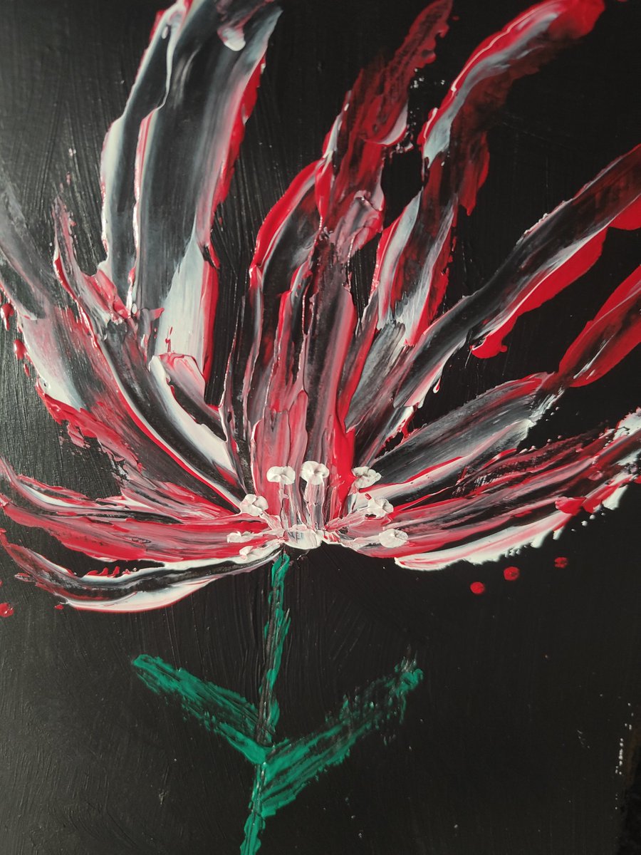 Lots of acrylic experimentation on this flower #acrylics #flower #acrylicspainting #painting #techniques #art