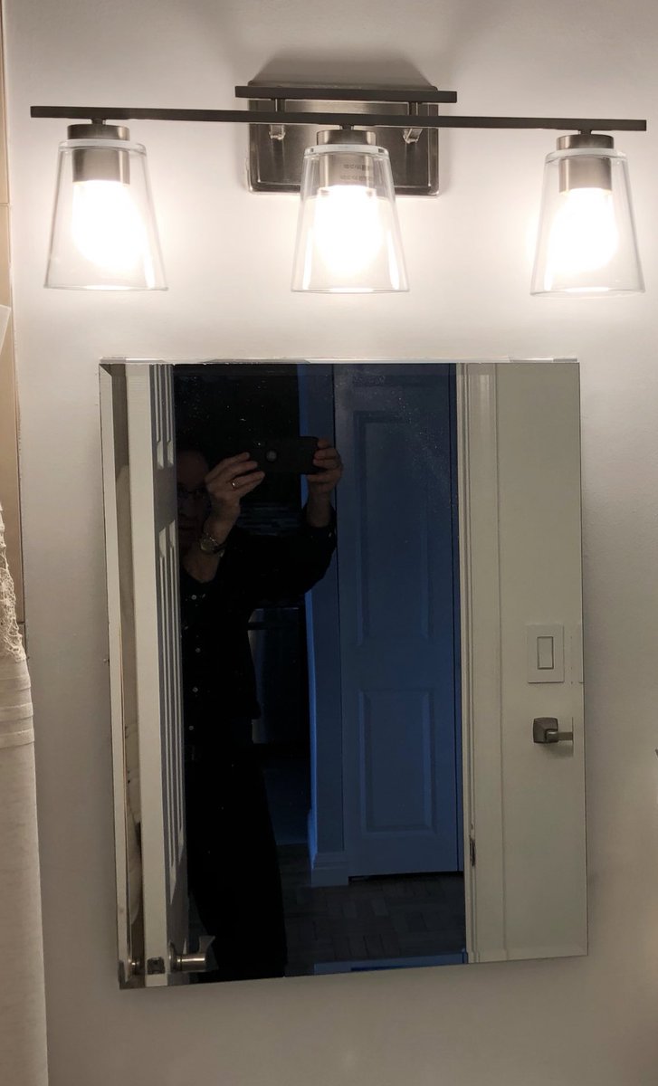 Nikitas helped monitor a bathroom project today in my place. The finishing product selfie is absolute gold🤩