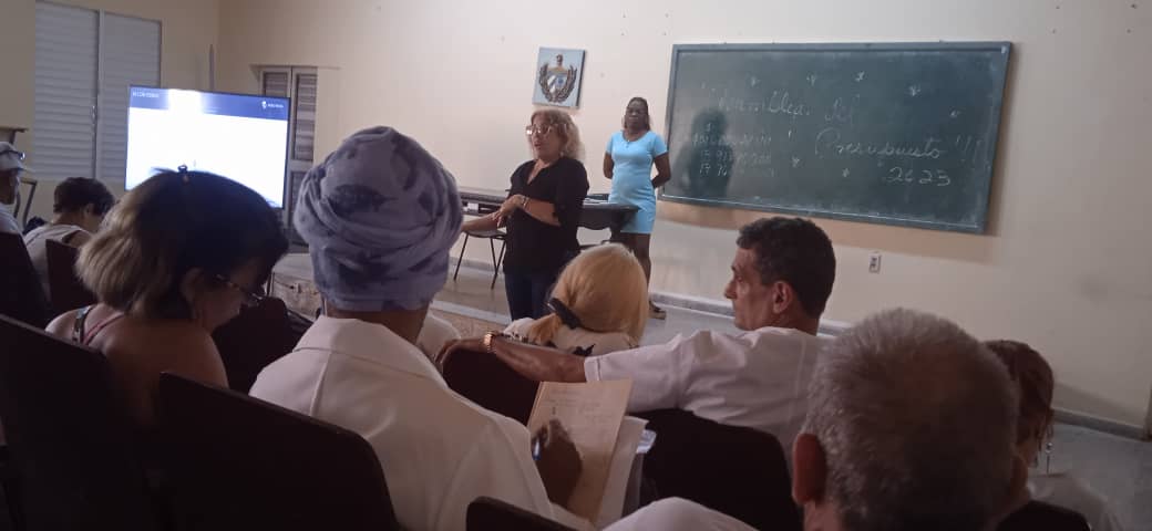 DecanoEc's tweet photo. Presentación y análisis del presupuesto 2023 con los trabajadores.#universidadporlaexcelencia.
@LagoMairim @magdemily https://t.co/ZHo8fEWAGE