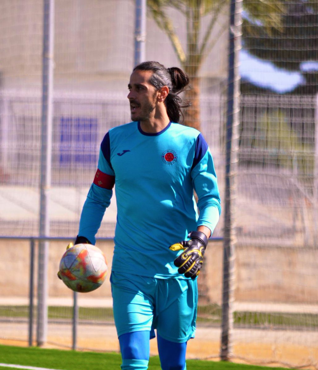 CPglovesES's tweet photo. 💛🖤
.
.
.
#ZeusOigen
#Cpgloves
#goakeeper https://t.co/SvPWxWWh2l
