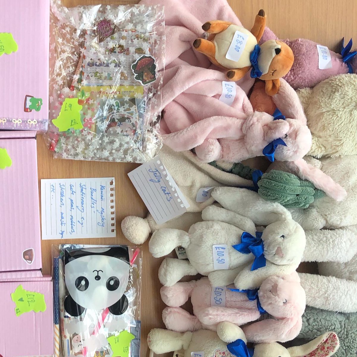EMERGEinBath's tweet photo. Ace day at the Student Signal Event at Newton Park @bathspauni with our pop up EMERGE shop. We’re looking forward to coming back again soon!
#bathspaproud @bathspasu #makers #craftfair #studententrepreneur #studentmoneyweek #graduatesupport https://t.co/t1uM335ddO