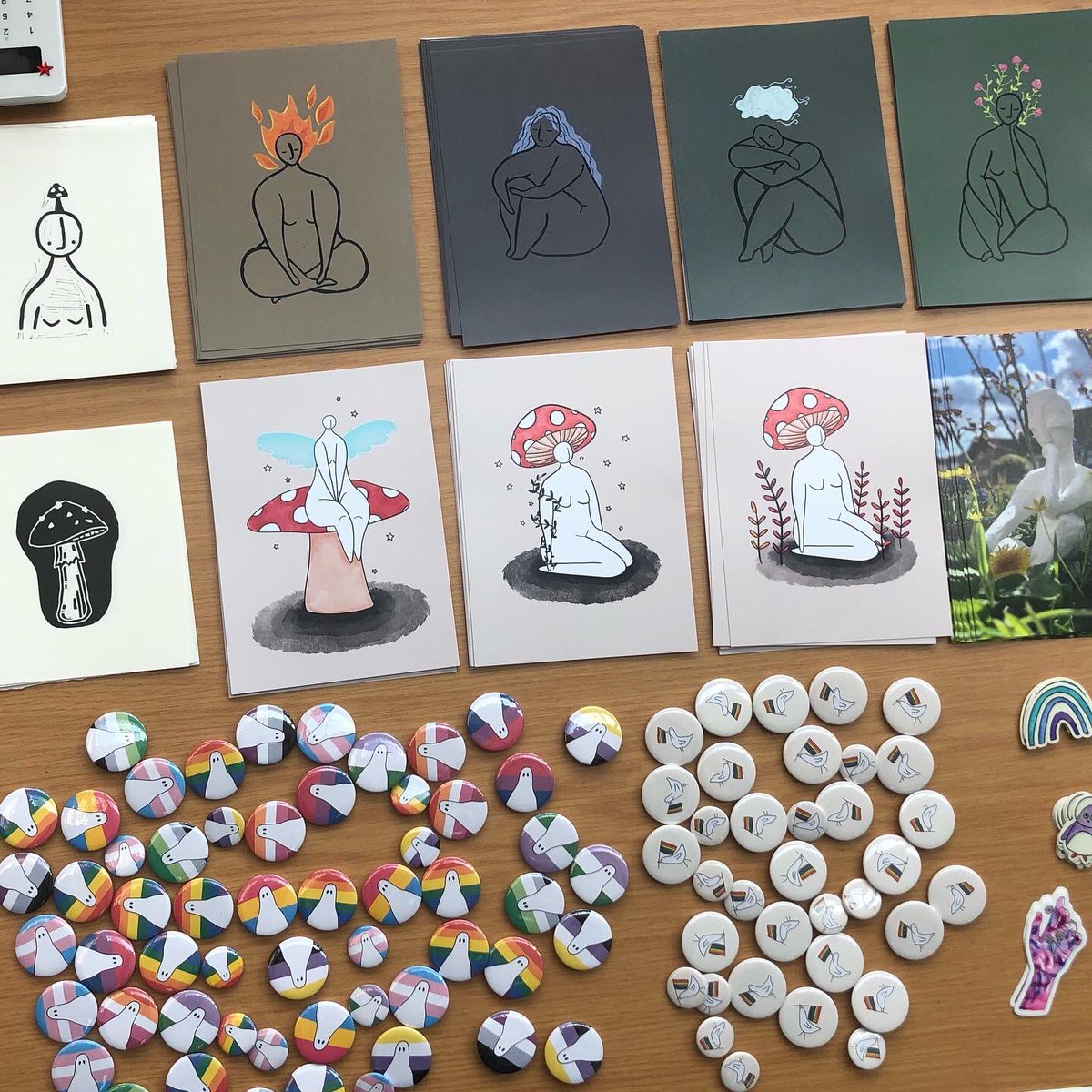 EMERGEinBath's tweet photo. Ace day at the Student Signal Event at Newton Park @bathspauni with our pop up EMERGE shop. We’re looking forward to coming back again soon!
#bathspaproud @bathspasu #makers #craftfair #studententrepreneur #studentmoneyweek #graduatesupport https://t.co/t1uM335ddO