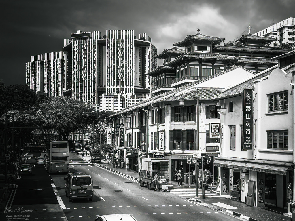 Ed_Kruger's tweet photo. The dynamic energy of South Bridge Road, one of Singapore's oldest streets, where history, culture, and modernity converge.

#edkruger #ed_kruger #travelphotography #singapore #asia #streetphotography #southbridgesg  #sg #singaporetrip #bw #blackandwhite… https://t.co/zEovOu0wcV https://t.co/RBKu9r8pwo