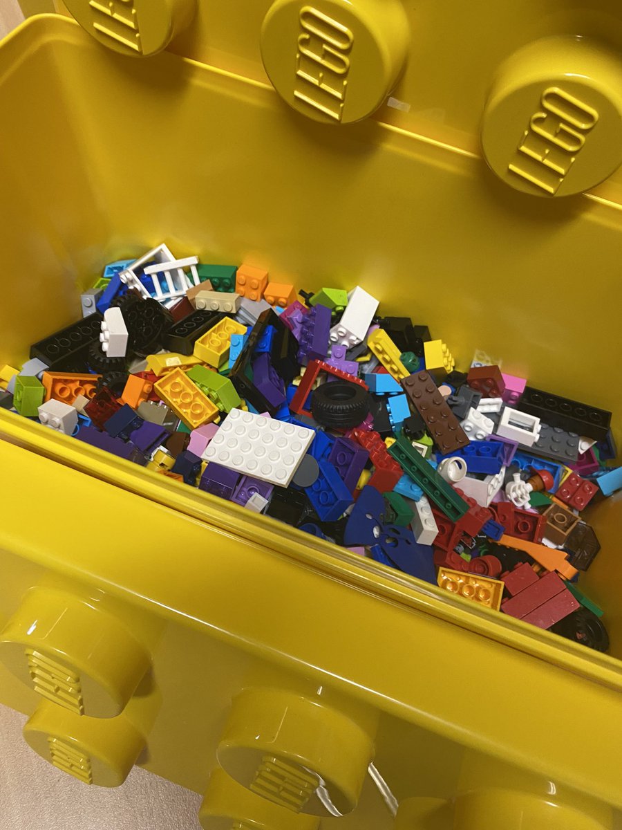 cutthorpe's tweet photo. Cutthorpe’s first Lego Club in action… the children loved creating their favourite food items. We had a burger, a pizza slice, French fries and lots more. Well done builders👏 🍕 🍔 🥤 
.
#LEGO #stemclub #legorocks #imagination #schoolrocks #learningisfun #teamcutthorpe https://t.co/sqxUuWtH47