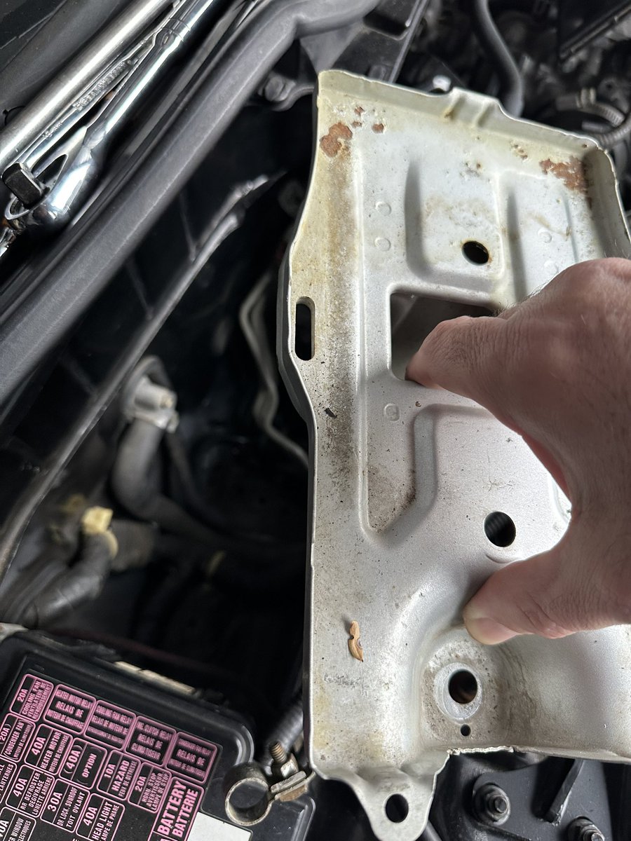 EricTheCarGuy's tweet photo. Here’s where the 10mm ended up. These sockets really know how to hide, beware. #10mm #losttools #etcghackhawk #integratyper #ericthecarguy https://t.co/YG6yrP9QgV