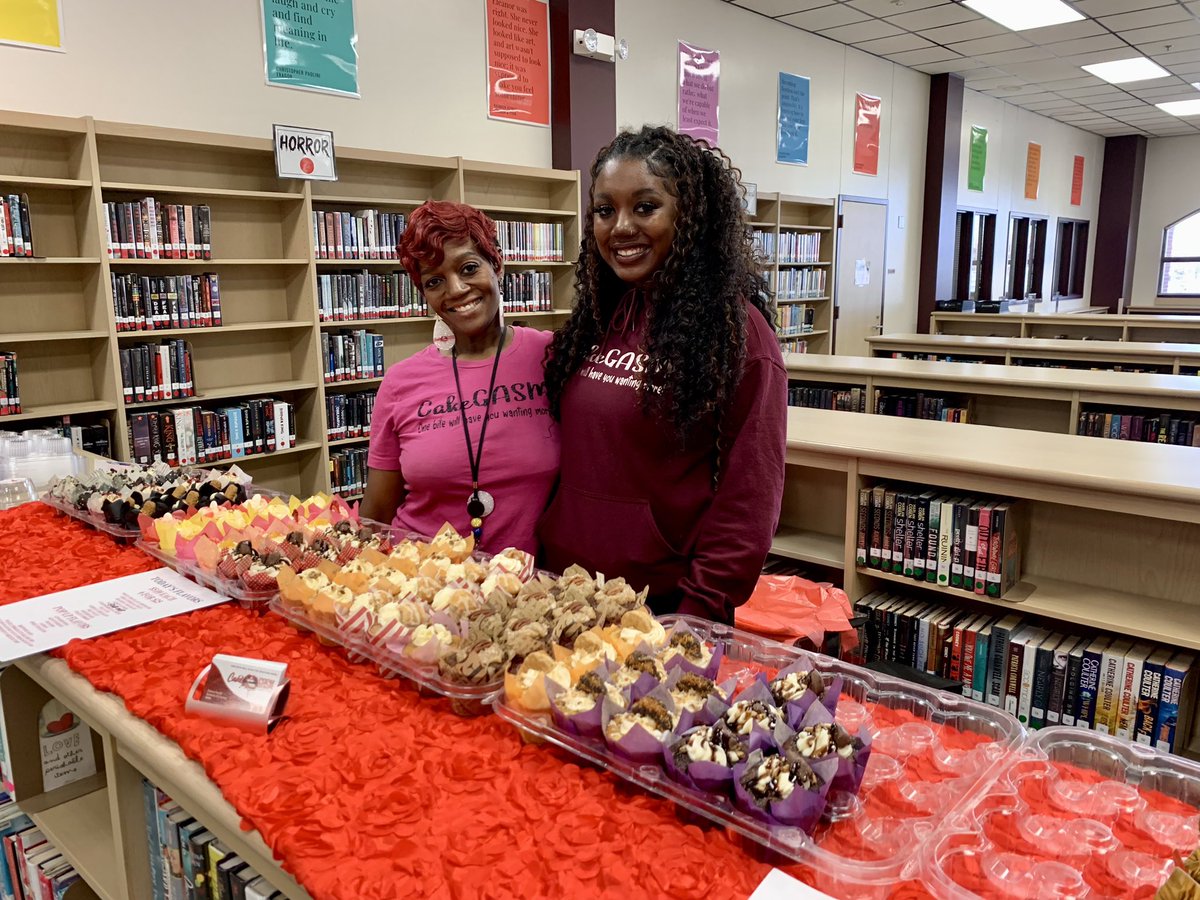 RHS_Eagles's tweet image. Big THANK YOU to @smithspotbbq and @cakegasm_rowletttx for being at our Black History Month Luncheon! #WeROne