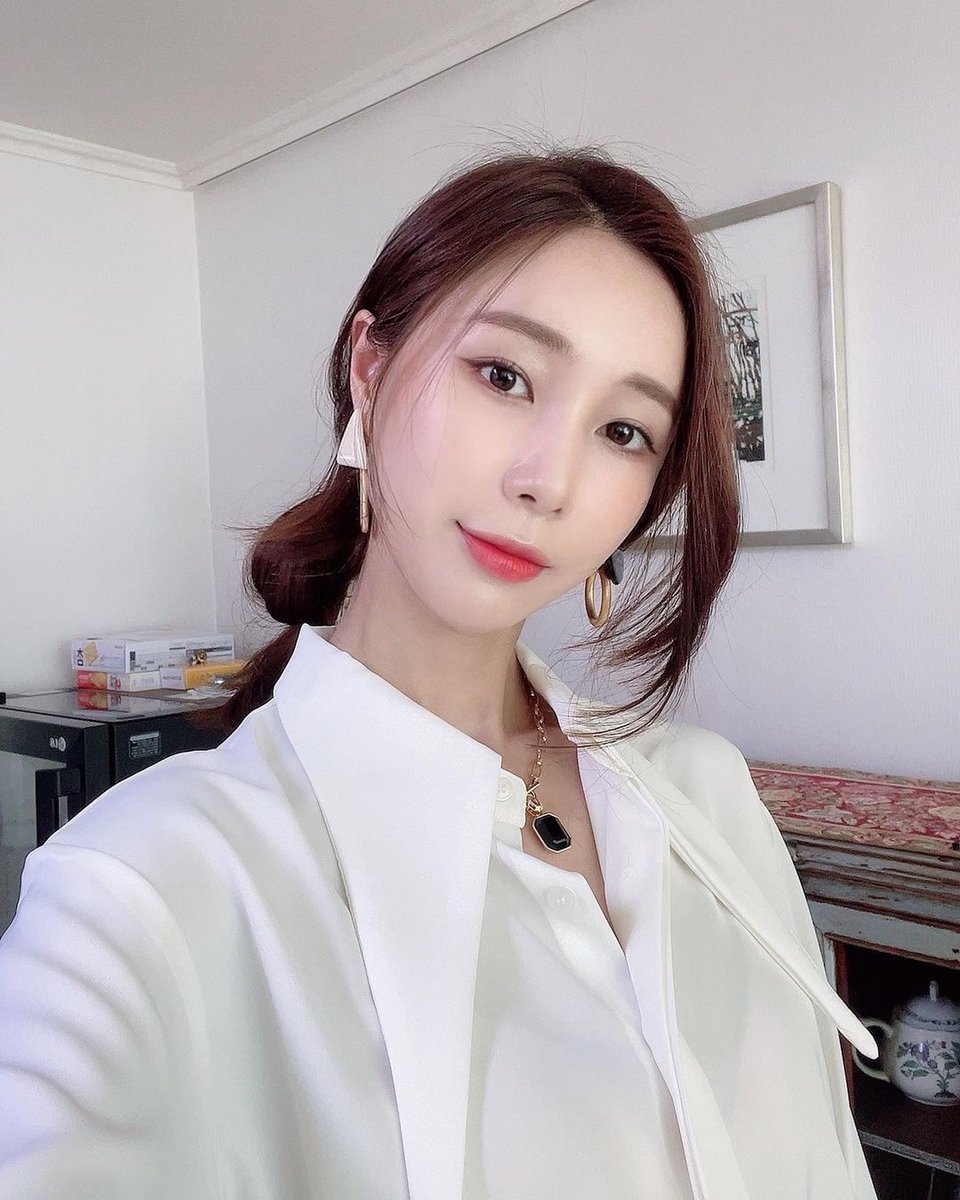 No matter how busy we are at work, we must also remember to rest more😊😊😊