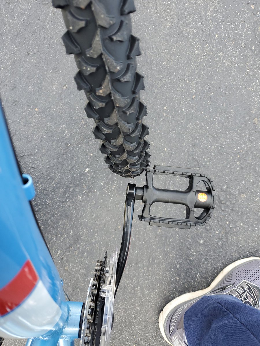 GoldTam1's tweet photo. @Diamondbackbike I have bought 3 diamondback bicycles in the last 5 years for my growing kids and I will not buy any more.  The Diamondback Tess 24" should never have been released from the engineering stage.  The front wheel hits the pedals when you turn! https://t.co/HmWs90MYW7