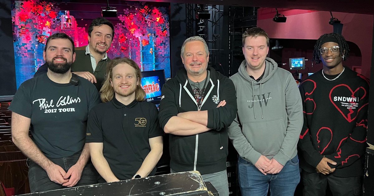 brooker_rbsd's tweet photo. @AnnieMusicalUK '23 is on, What a show!!
Fab cast, great Band and backstage/tech team.
Big thanks Team sound .
Chris. Larry, David, Harry No1 Jeremie No2 (not in Pic) Josh and Keith @AutographLondon 
@CurveLeicester @MHARRISON_ENT @XRoads_Live #SoundDesigner https://t.co/y5TkU6h0Vs