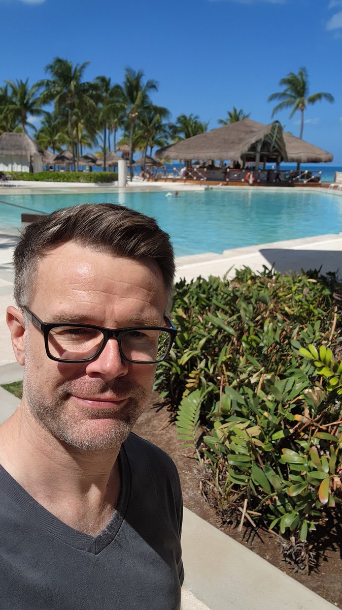 DarrylMPhoto's tweet photo. Hola! Happy to be back in Mexico again in beautiful Cancún for the Vista LATAM roadshow. Looking forward to talking about Vista Cloud, and how to get the most from the world's leading cinema software!
#vista #vistacloud https://t.co/TtdlvY2a5e