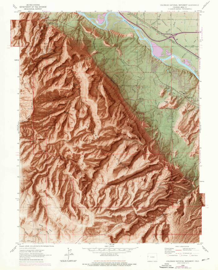 It's #FreeMapMonday! Re-tweet and follow us for a chance to win the map Colorado National Monument! #USGSStore (U.S. residents only)