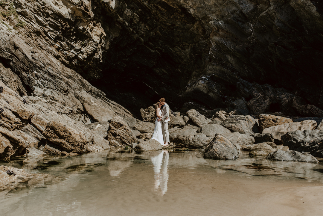Sofie_Michelle's tweet photo. Mermaid pools 🖤

When couples clamber across rocks to get the perfect shot, I fall in love with my job all over again. 

What a dream this day was! 
.
.
.
.
.
 #cornwallweddingphotographer #newquayweddingphotographer #weddingphotographycornwall #weddingphotographynewquay #sout https://t.co/Znc4qfdkin