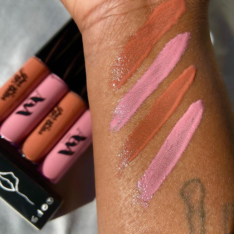 aevabeautyllc's tweet photo. CREAMY, HYDRATING AND SMOOTH! 💄💦

Just a few of the perks of our YOUR LIPS BUT BETTER GLOSSES 🫦

With explosive shine in 10 shades that flatter all skin tones, this ultra-cushiony, creamy formula hugs lips with all-day hydration, leaving lips looking fuller and smoother! https://t.co/hpcdmUzbTq