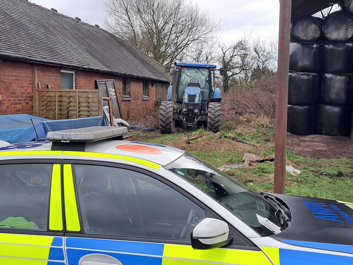 DerbyshireRPU's tweet image. Remember this one? 

Further enquiries and intelligence following that check have resulted in recovery of a cloned tractor from the #Denby area. 

Recovered for further examination and enquiries by @DerbyshireRCT. 

Second bite of the cherry 🍒 

#NotJustTickets #Gp1