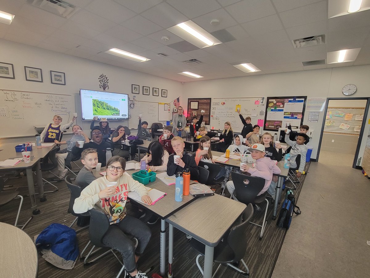 SDOMINGUEZ_'s tweet photo. Last Friday we celebrated outstanding attendance! Three of our classes earned a Hot Chocolate Party! Excited to see which class will earn the next attendance reward 😀  @hammelem #HammHeroes #HammFam https://t.co/AnABVSEPBj