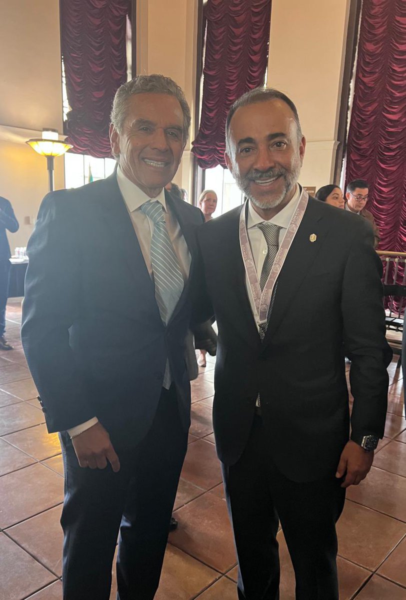 FerFlores_Emp's tweet image. Gran encuentro con Antonio R. Villaraigosa, ex alcalde de Los Ángeles y actual candidato a la gubernatura del Estado.
#PoderLatino 🤜🏻🤛🏻