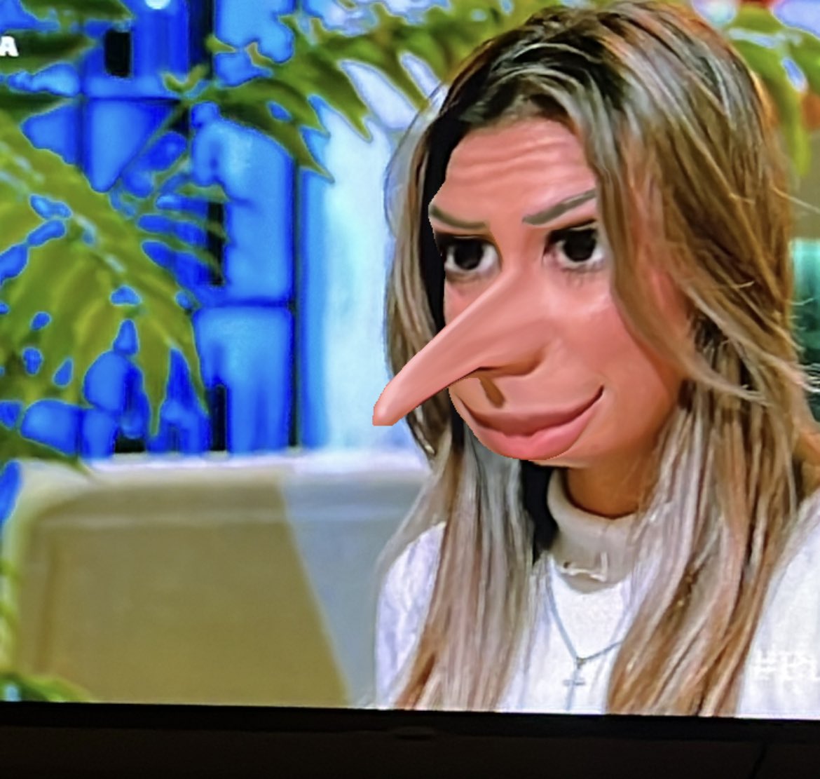 vessem03's tweet photo. Jady liegt zo te zien 😂😂 #FirstDates https://t.co/bSjNva7zpL
