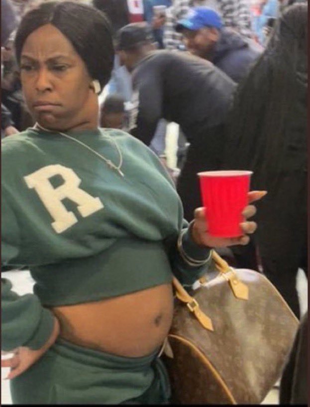 I thought Brazil hive was calling Beyoncé a LEGEND when they said legendado