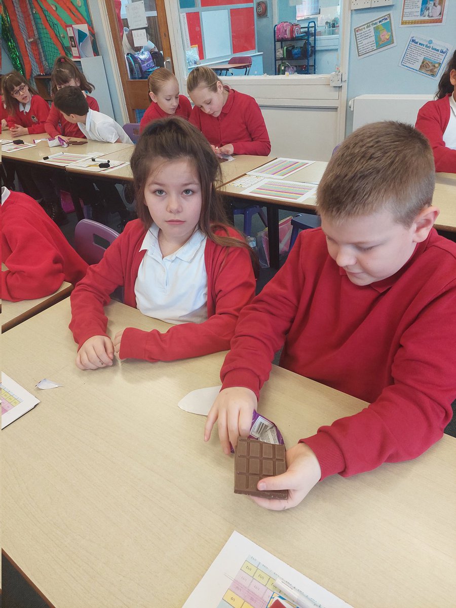 NorthlandsPri's tweet image. The best thing about practical fractions... eating the resources! 🍫 #practicalmaths #equivalentfractions #learningisfun