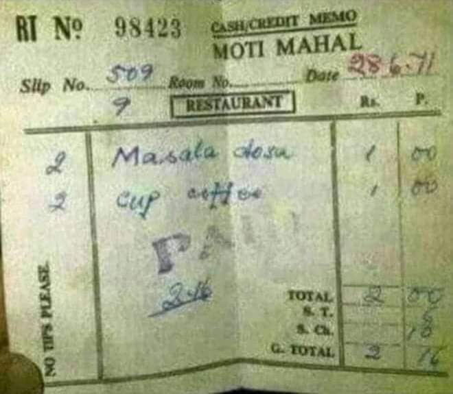 a_amgoth's tweet photo. @BHAKTACHARANDAS
@Pawankhera

In 1971, a #Dosa was 1Rupee at the #MotiMahal #Hotel.
A #Coffee costs 1Rupee,

A #Chai_wala #Modi (#OldYoungman)
I still don't #understand how #Chai was sold for 2rupees at the #railway station in 1958..!!

But only the #blind_devotees understood..🤔 https://t.co/fHFvfy8YEA