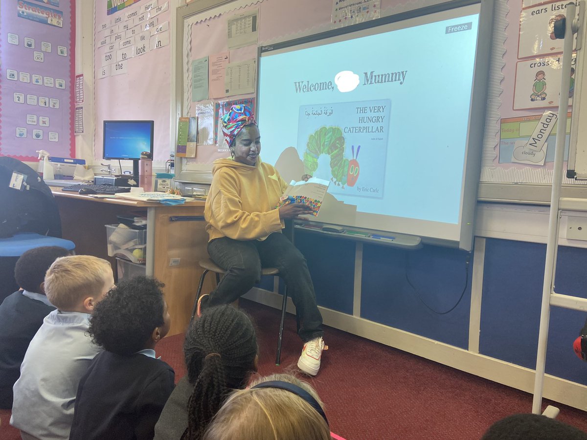 GeehanMiss's tweet photo. Primary 1 enjoyed a visit from J’s mummy who read a story to the boys and girls in Arabic as part of our Book Week celebrations. 📕 ⭐️ 🐛 @SaintRochsPS #bookwkstrochs https://t.co/q8L9KgfHze