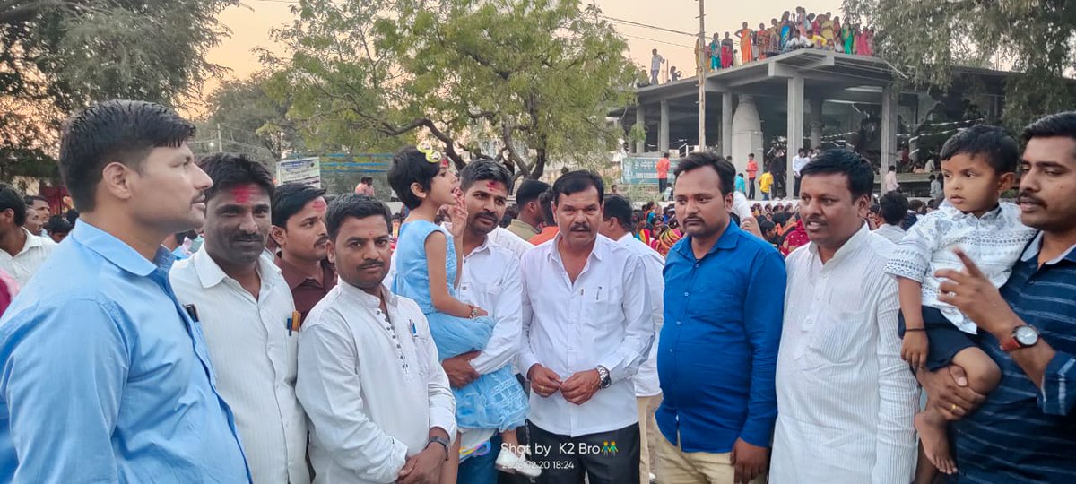 SMorutagi's tweet photo. ನಮ್ಮೂರಿನ ಶ್ರೀ ಸಿದ್ದರಾಮೇಶ್ವರ ಜಾತ್ರಾ ಮಹೋತ್ಸವದಲ್ಲಿ  ನಮ್ಮೂರಿಗೆ ಆಗಮಿಸಿದ ಮಾಜಿ ಜನಪ್ರಿಯ ಶಾಸಕರಾದ ವಿಠಲ ಕಟಕದೊಂಡ ಆಗಮಿಸಿದ್ದರು ನಮ್ಮೂರಿನ ಹಿರಿಯರಾದ ಮಲ್ಲಿಕಾರ್ಜುನ್ ತೇಲಿ ಜಟ್ಟಪ್ಪ ಜತ್ತಿ ಗುರುಬಸು ಝುಲ್ಪಿ ತಾಕತ್ತಲಿ ಜಾಗರದಾರ್ ಕುತುಬುದ್ದೀನ್  ನನ್ನ ಆತ್ಮೀಯ ಎಲ್ಲಾ ಗೆಳೆಯರು https://t.co/mYzdg7iway