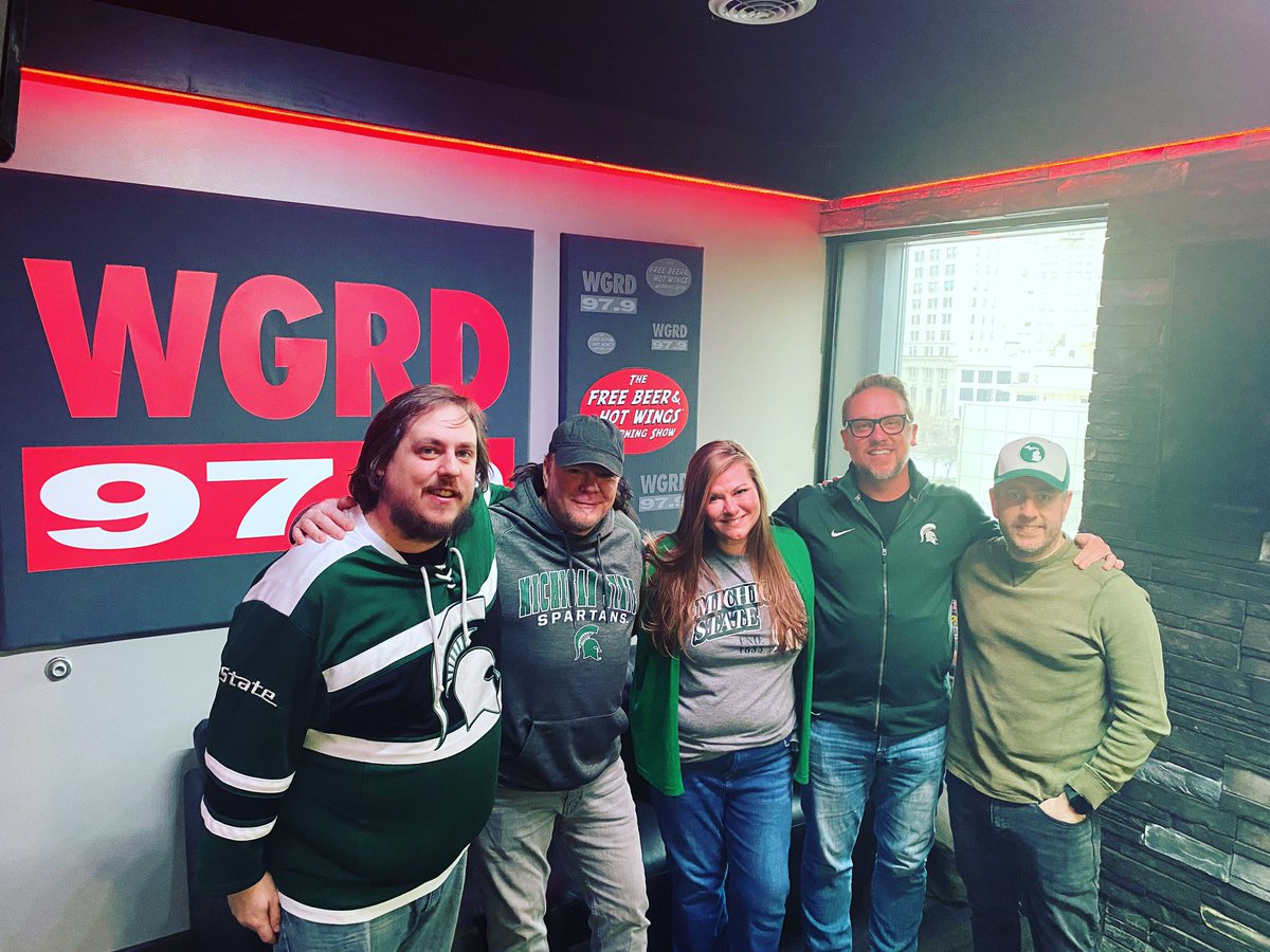 #SpartanStrong in studio today for Michigan State Monday. Send us a photo of you decked out in your green and white in the GRD app. 

Our hearts are with all of the Spartans returning to campus today. 💚 🤍 #SpartansWill