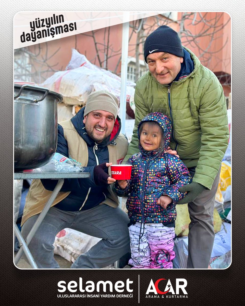 Depremde mağdur olan çocuklarımızın yüzündeki ufacık bir gülümseme ve sevinç her şeye değer...

#deprem #çocuk #acararamakurtarma #aramakurtarma #selametdernegi